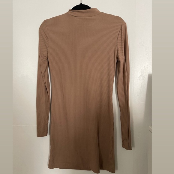 Brand New with Tags- Tan Ribbed Body Con Long Sleeve Key Hole Mini Dress - Picture 3 of 4